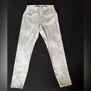 White/gray marble High-Waisted Leggings 3/4 length